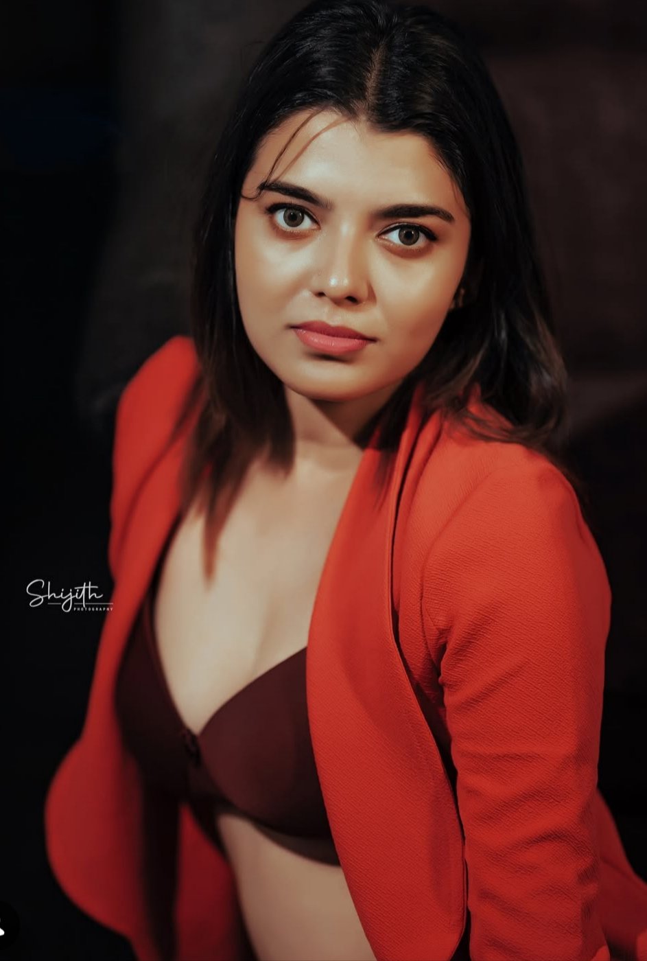 Meenakshi k