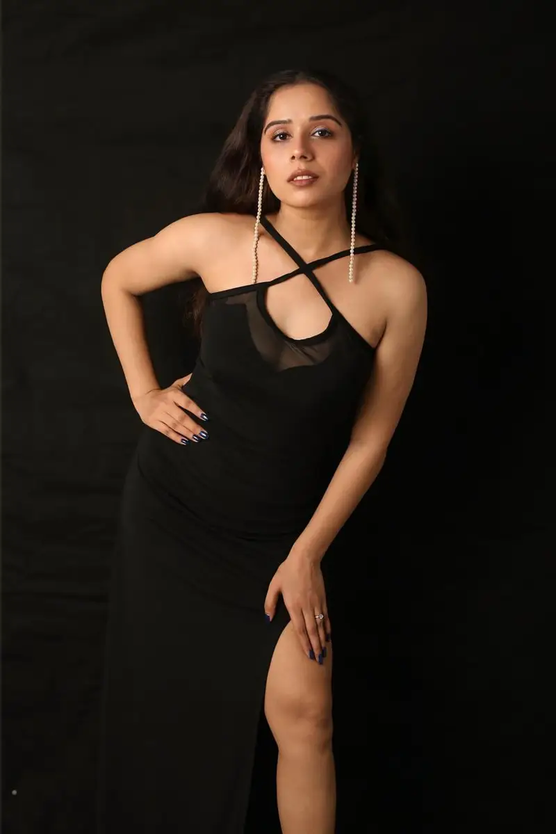 Vibha T