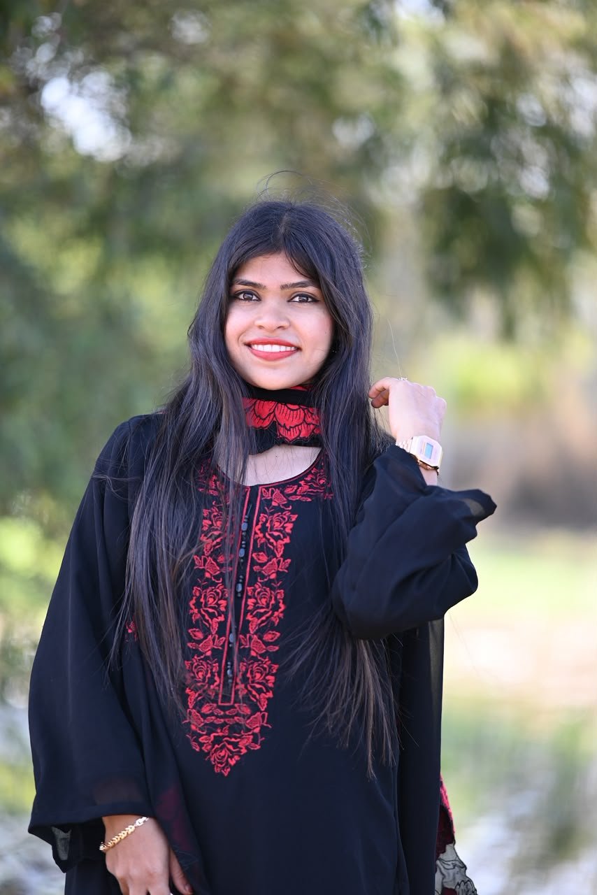 Saniya T